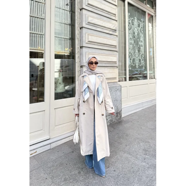 Nesren Arka Kısmı Düğmeli Trenç - Bej