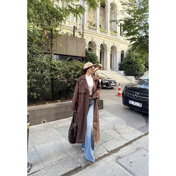 Nesren Arka Kısmı Düğmeli Trenç - Kahve