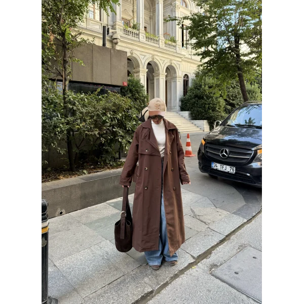 Nesren Arka Kısmı Düğmeli Trenç - Kahve