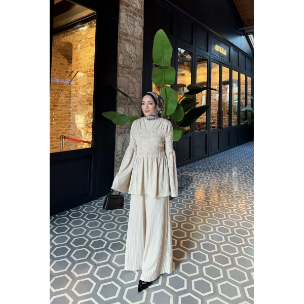 Piliseli Lastik Detay Takım - Bej