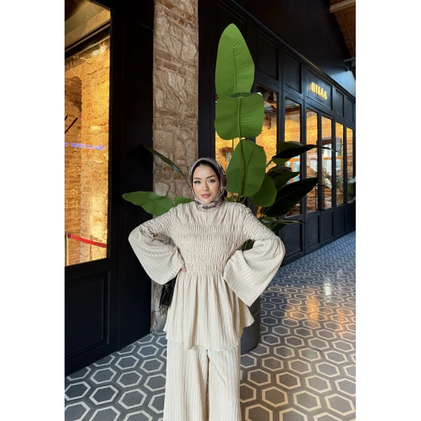 Piliseli Lastik Detay Takım - Bej