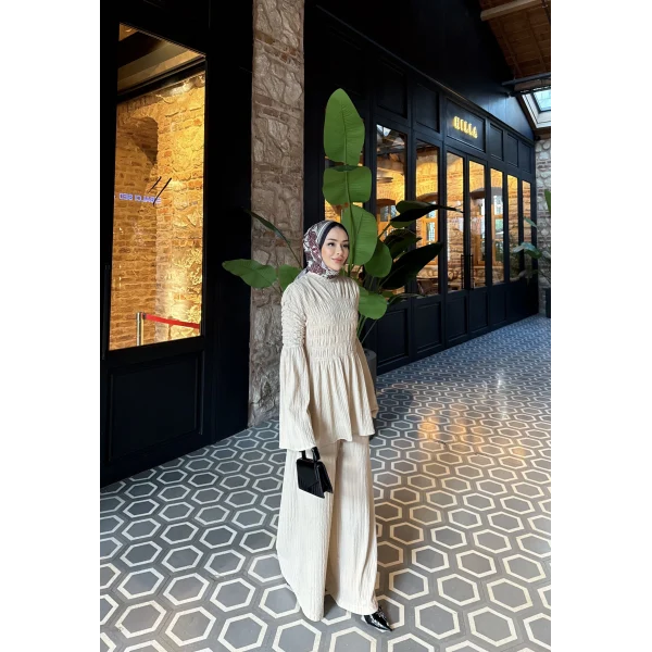 Piliseli Lastik Detay Takım - Bej