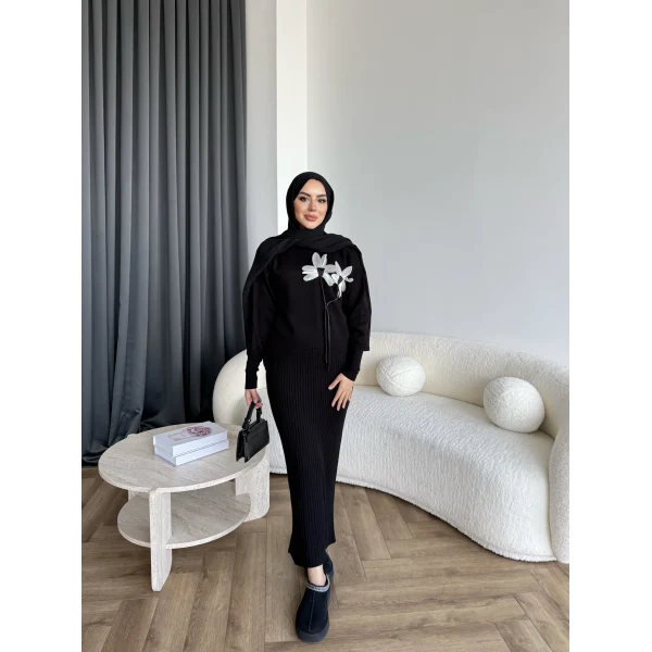 Pls-Çiçek Detay Jile Elbise - Siyah