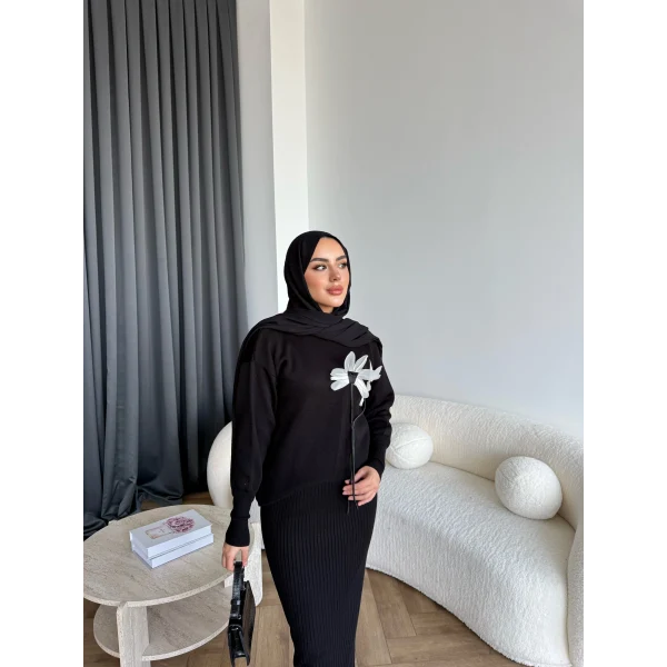 Pls-Çiçek Detay Jile Elbise - Siyah