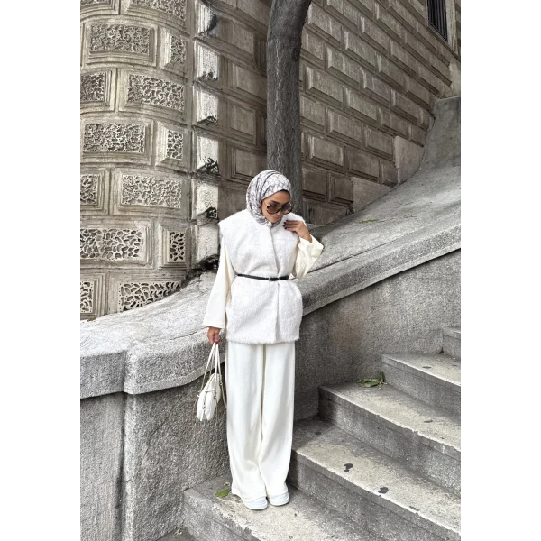 Roza Tüylü Yelek - Bej