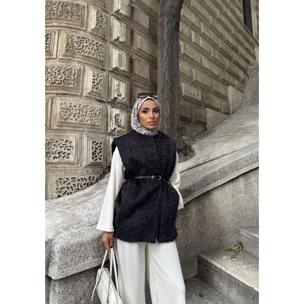 Roza Tüylü Yelek - Siyah