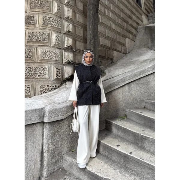 Roza Tüylü Yelek - Siyah