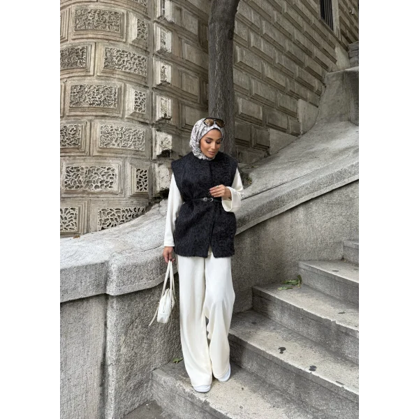 Roza Tüylü Yelek - Siyah
