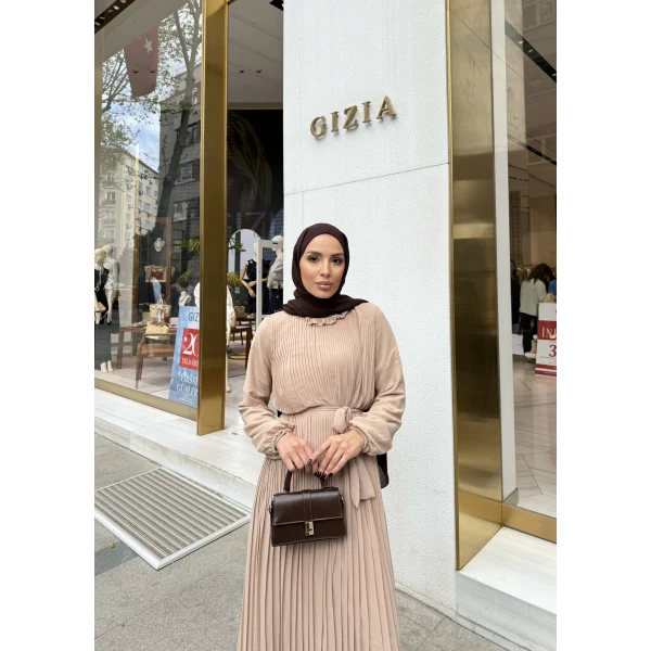 Talia Piliseli Şifon Elbise - Bej