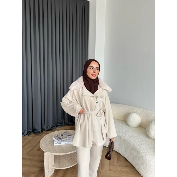 Vare Yakası Kürklü Scuba Takım - Bej