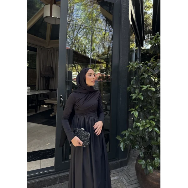Zeynep Büzgü Detaylı Elbise - Siyah