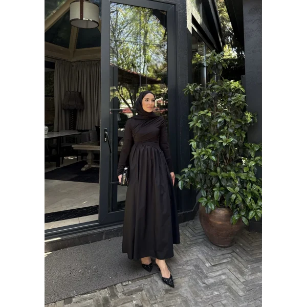 Zeynep Büzgü Detaylı Elbise - Siyah