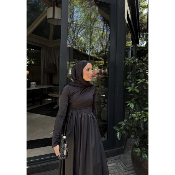 Zeynep Büzgü Detaylı Elbise - Siyah