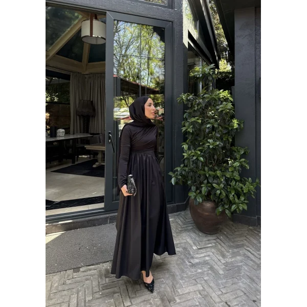 Zeynep Büzgü Detaylı Elbise - Siyah