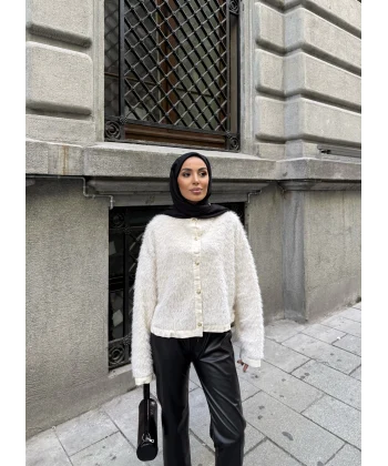 Gold Düğmeli Peluş Hırka - Bej