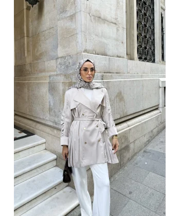 Kolları Büzgülü Sırtı Piliseli Saten Ceket - Bej