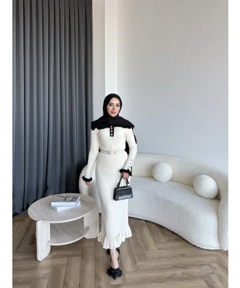 Lizge Yaka Detaylı Triko Elbise - Bej