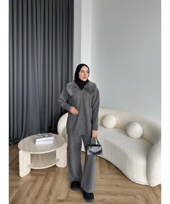 Monica Yakası Kürk Detaylı Takım - Gri