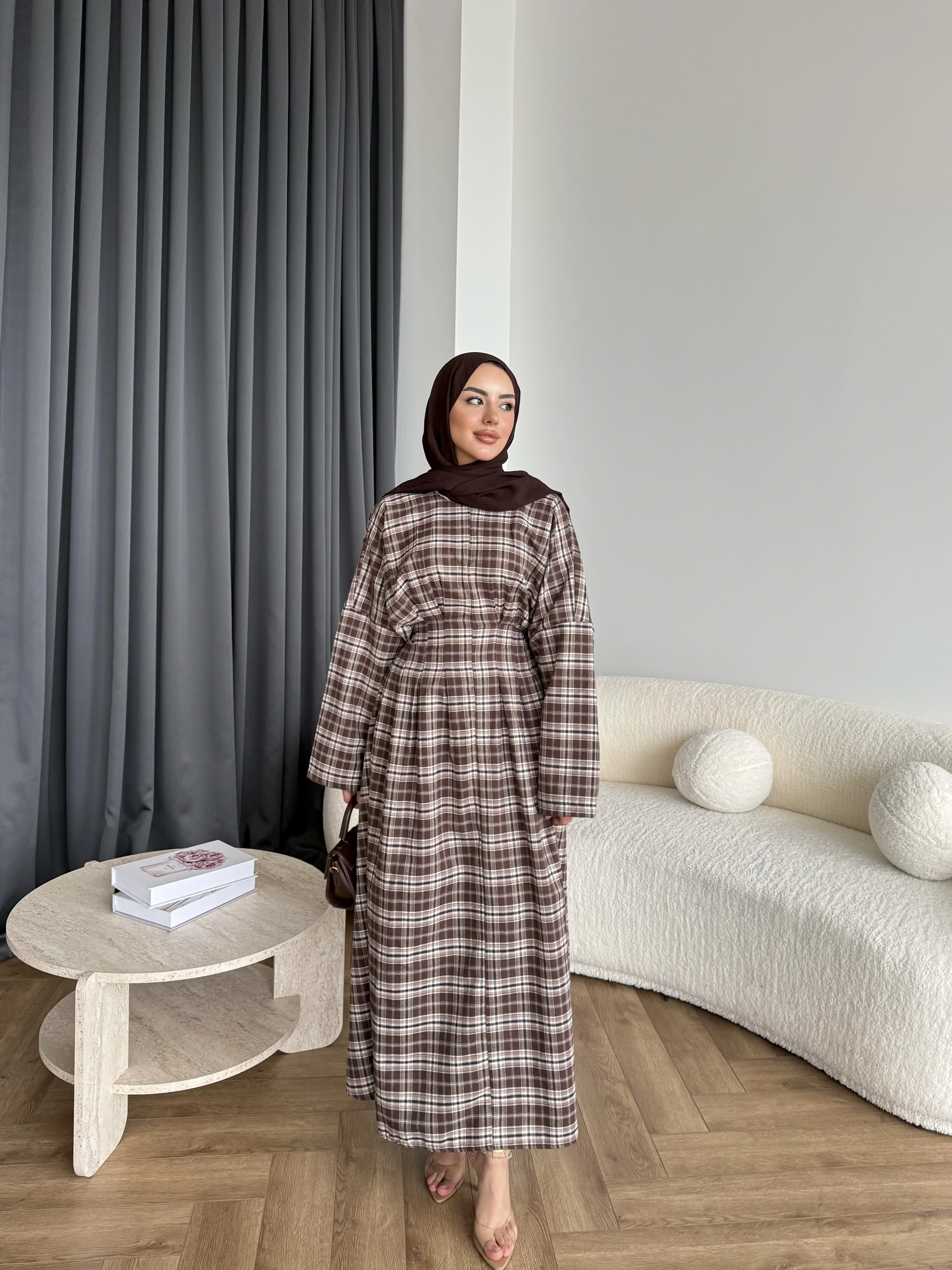 Belden Oturtmalı Kareli Elbise