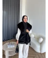 Lakas Yaka Ve Alt Kısmı Kürk Detaylı Yelek - Siyah