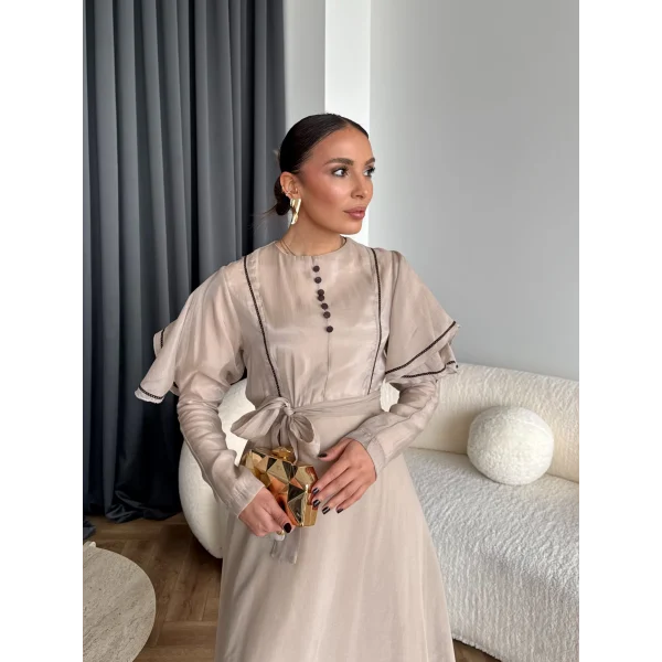 Fuş - Chic Nakış Detay Parlak Tensel Elbise - Bej