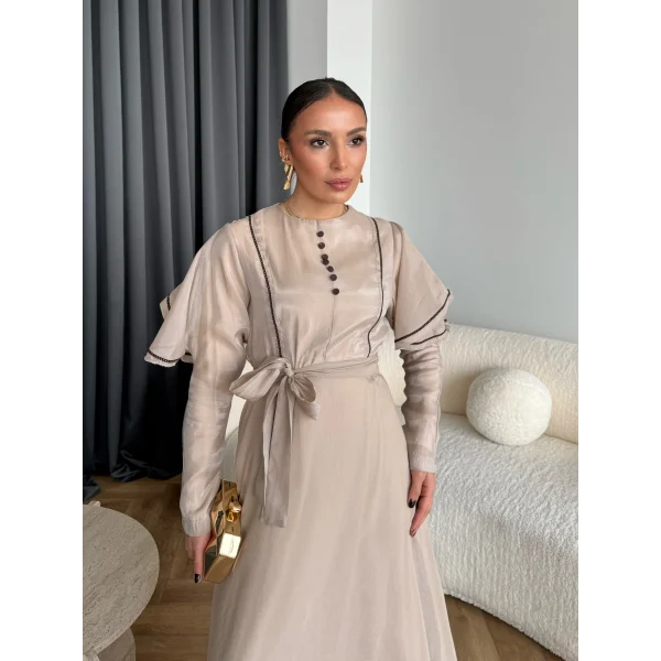 Fuş - Chic Nakış Detay Parlak Tensel Elbise - Bej