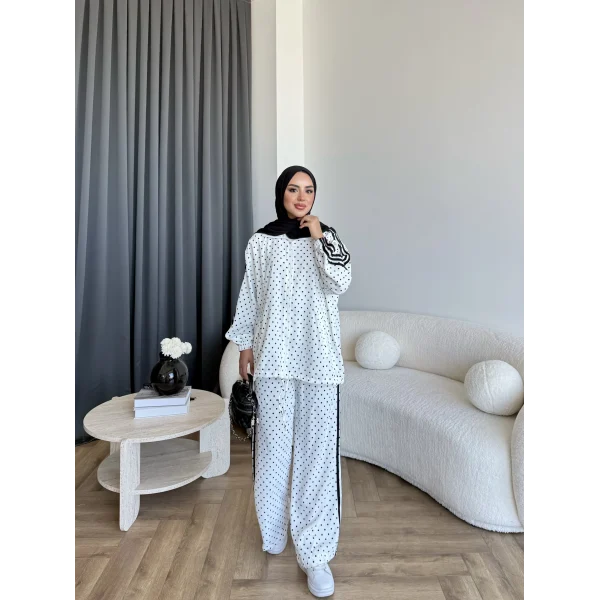 Bel - Limoria Çizgi Detay Puantiyeli Takım - Beyaz