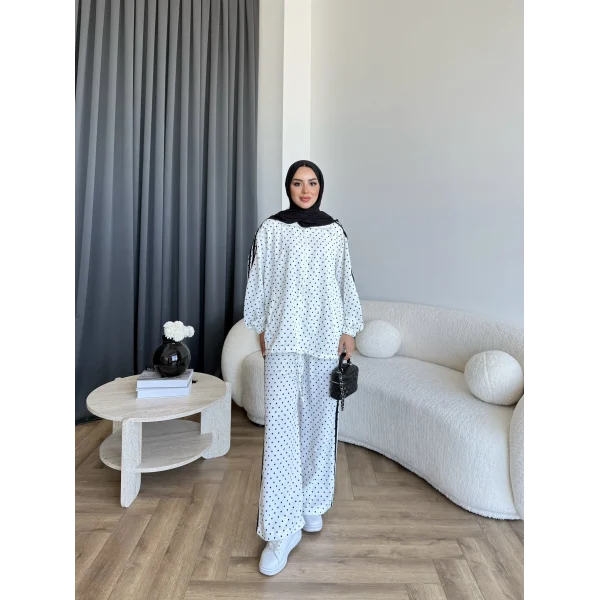 Bel - Limoria Çizgi Detay Puantiyeli Takım - Beyaz