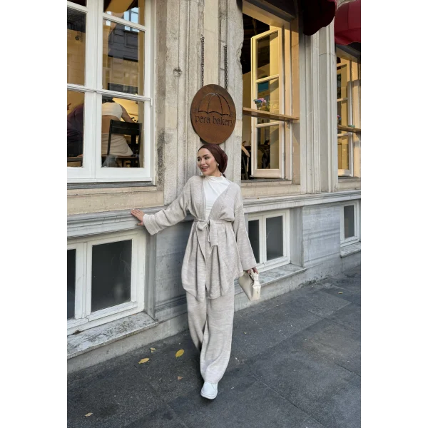 Kuşaklı Triko Takım - Bej