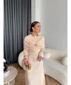 Fuş - Orchid Şal Detaylı Broşlu Elbise - Krem