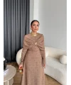 Fuş - Orchid Şal Detaylı Broşlu Elbise - Vizon