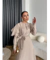 Fuş - Chic Nakış Detay Parlak Tensel Elbise - Bej