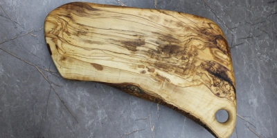 Profesyonel Şefler Hangi Kesme Tahtasını Seçiyor? Zeytin Ağacı mı, Bambu mu?