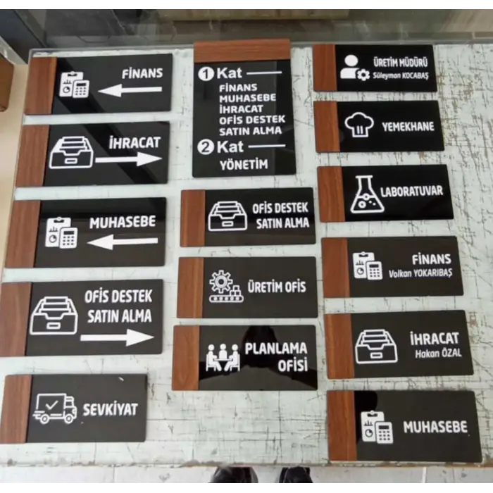 Wooden Seri Yönlendirme Tabela Levha