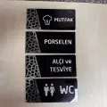 Gümüş Seri Yönlendirme Tabela Levha