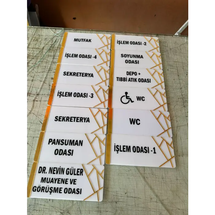 Luxury Serisi Gold Pleksi Kabartmalı Kapı İsimliği Yönlendirme Levha