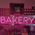 Bakery Temalı Pembe Dekoratif Neon Led Levha