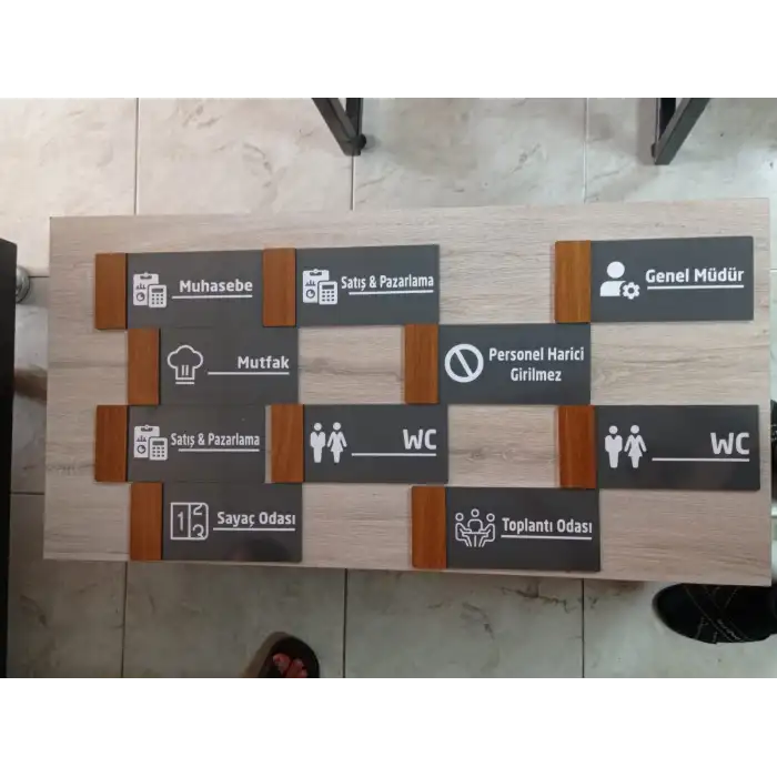 Wooden Seri Yönlendirme Tabela Levha