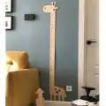 Zürafa Dekorlu Ahşap Boy Ölçer