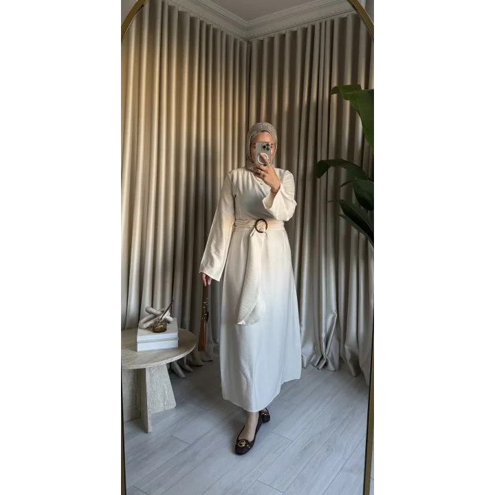 KEMERİ TOKALI ELBİSE EKRU