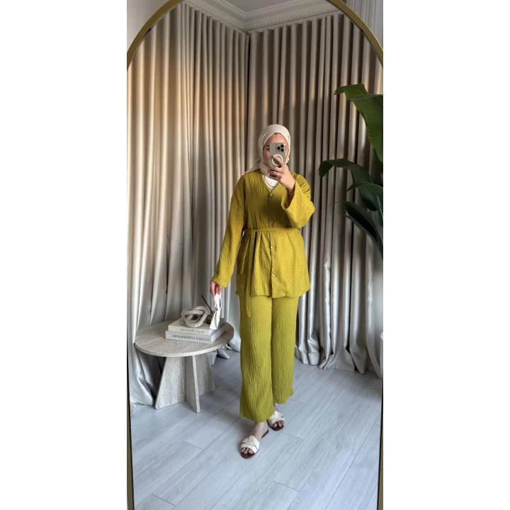 ÖNDEN DÜĞMELİ KUŞAKLI TAKIM YAĞ YEŞİLİ