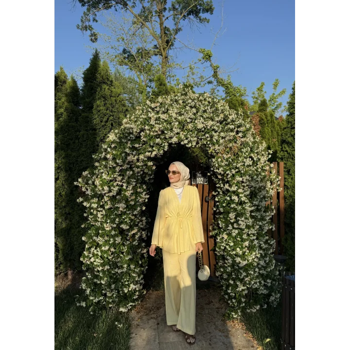 TAŞLI İNCE KETEN TAKIM BUTTER YELLOW