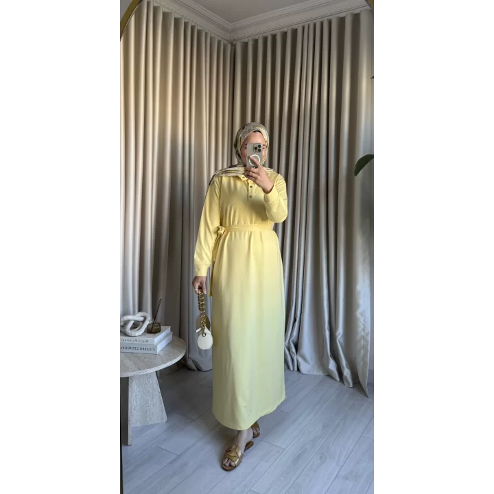 YÜKSEK YAKA ÇITÇITLI ELBİSE SARI