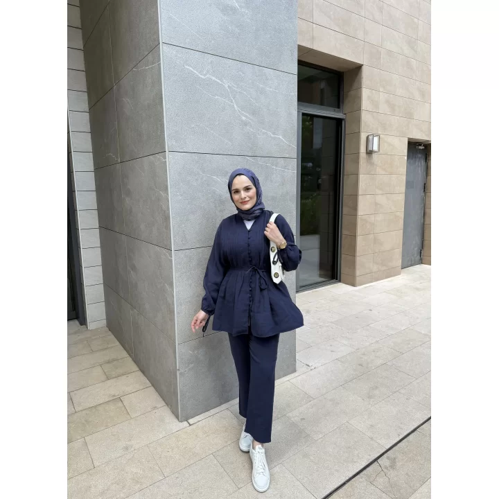 NERVÜR DETAYLI TAKIM LACİVERT