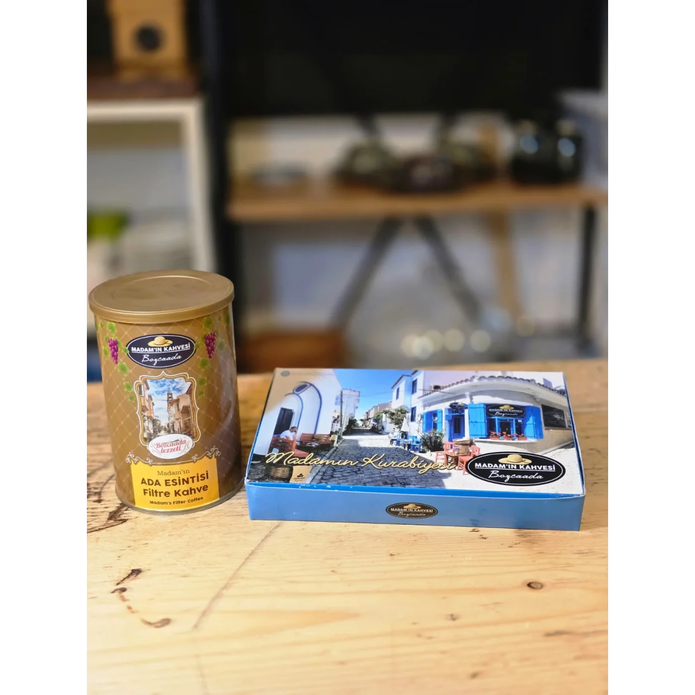 Ada Esintisi Filtre Kahve & Bademli Kurabiye