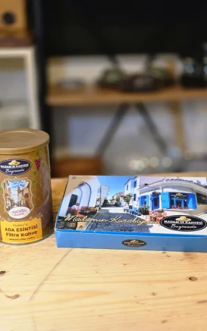 Ada Esintisi Filtre Kahve & Bademli Kurabiye