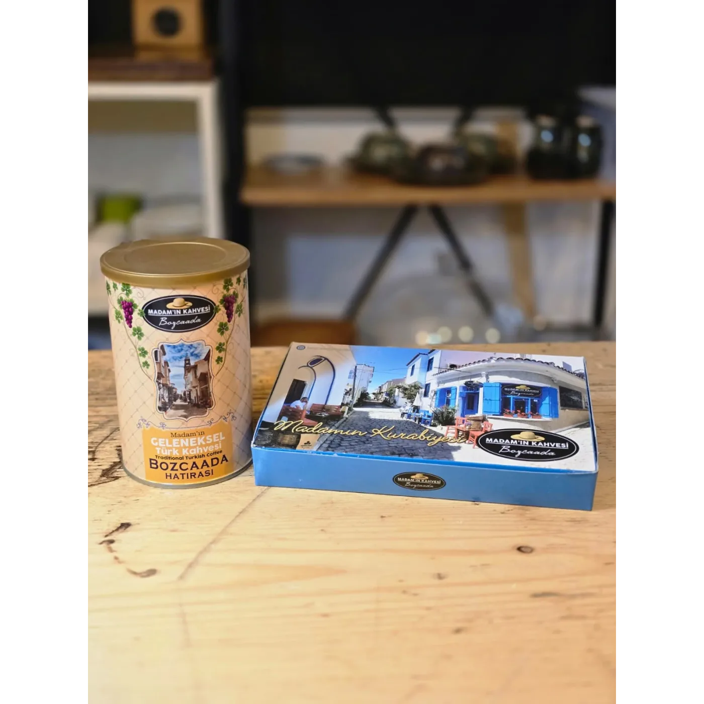 Geleneksel Türk Kahvesi & Bademli Kurabiye