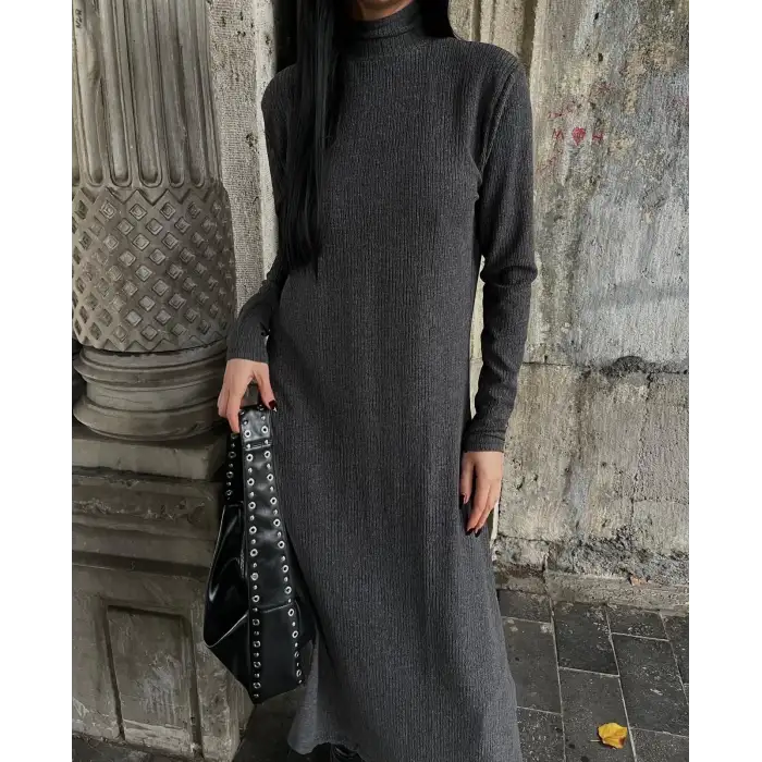 Boğazlı kalın bürümcük uzun elbise siyah