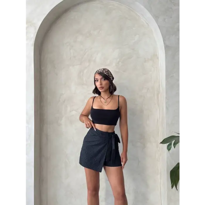 Brodeli şort etek s255075