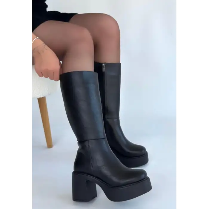 Disan Siyah Cilt Topuklu Çizme